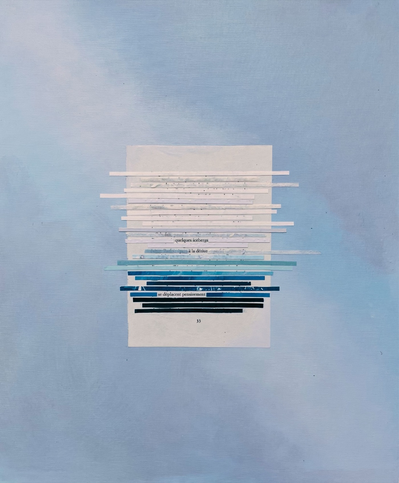 Quelques icebergs à la dérive se déplacent pensivement, poésie blackout sur page de livre